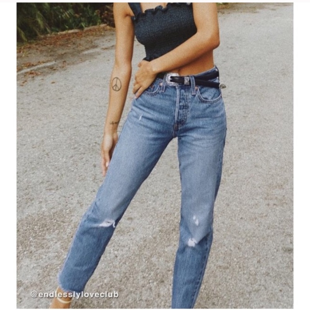 New Levi’s Wedgie icon fit jeans in Truth unfolds